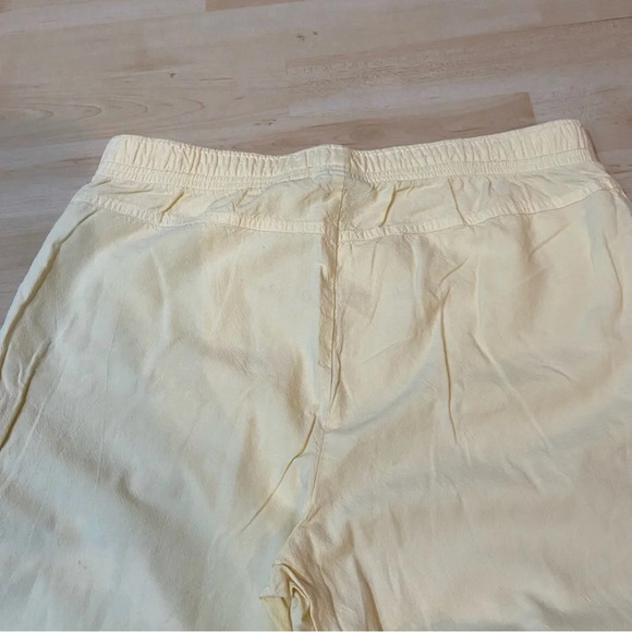 🛍️3/$30 Denver Hayes women’s 100% cotton yellow capri pants in size x-small - Picture 5 of 13